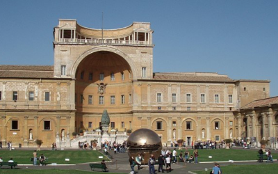 Il Cortile della Pigna ai Musei Vaticani