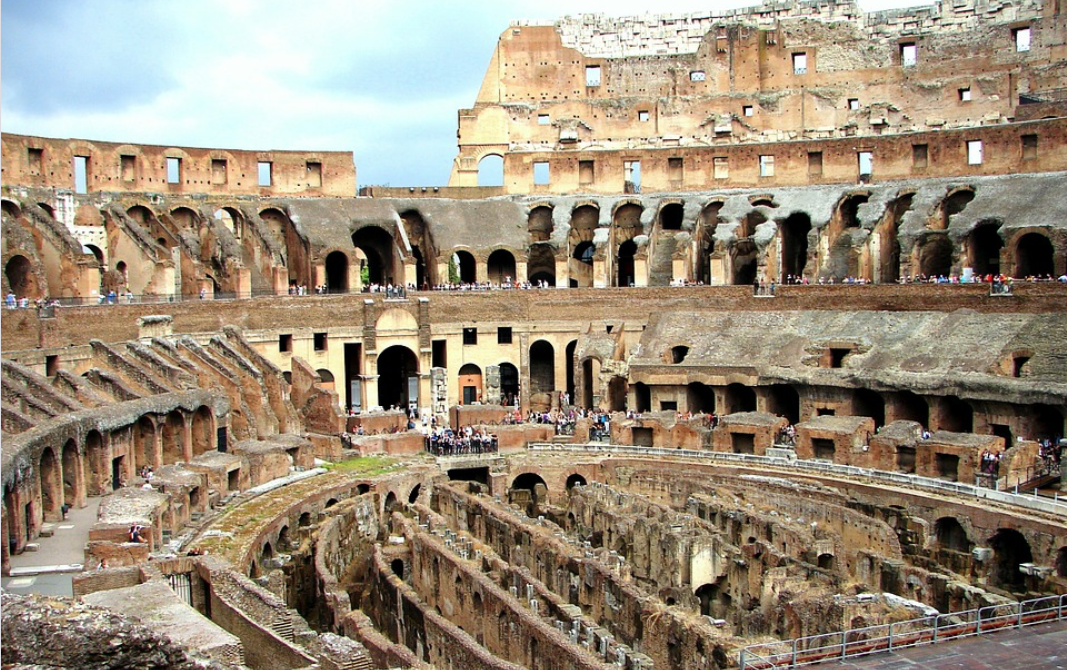 Il Colosseo all'interno