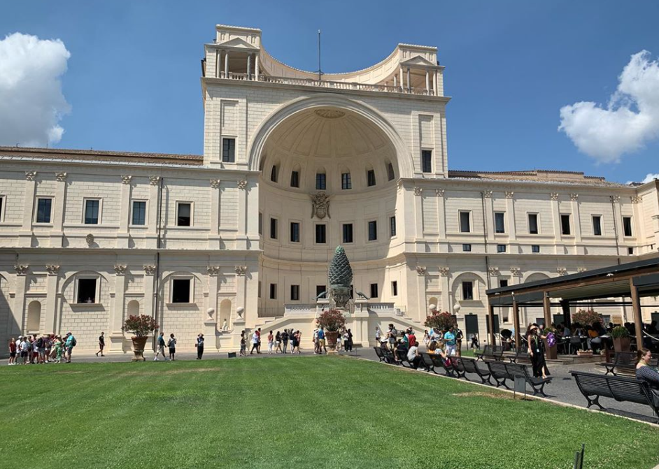 Il Cortile del Belvedere in Vaticano