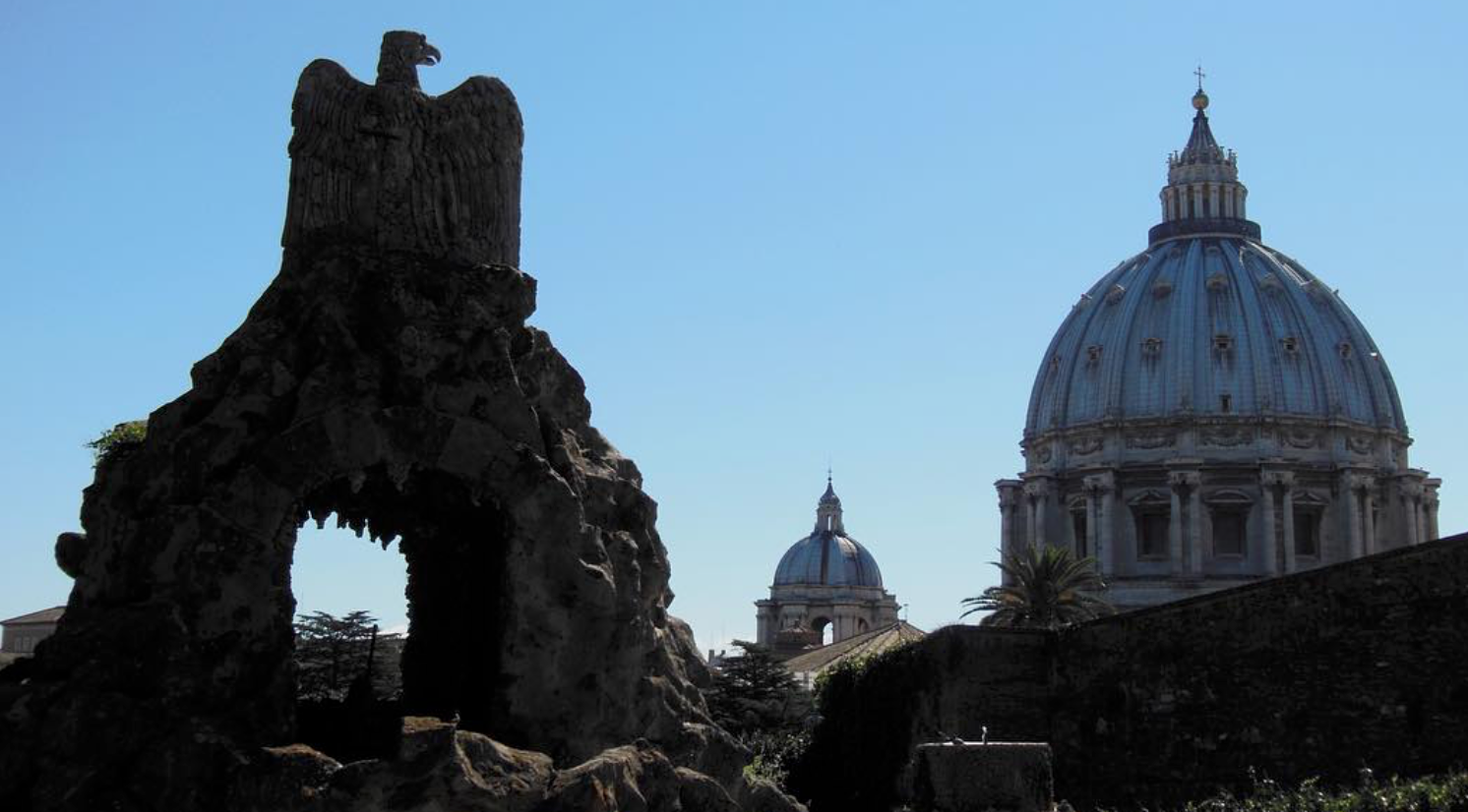 Fontana dell'Aquila e Cupola San Pietro - photo by @marco.casavecchia